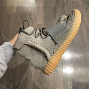 Yeezy 750 light Grey Gum